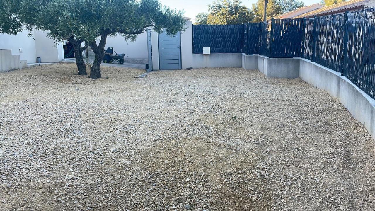 Clos Des Rompudes Aramon Exterior photo